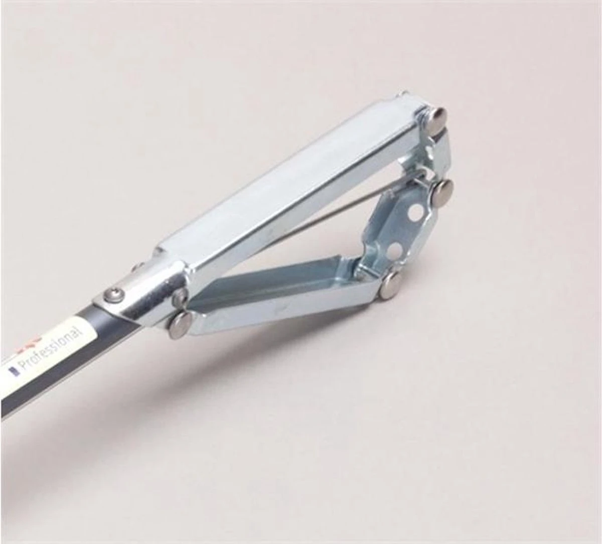 Jeu De Flora à Déchets Flora 90 Cm Avec Mors Métalliques Comprenant Gilet De Sécurité Et Sac Poubelle. 4 Jeu De Flora à Déchets Flora 90 Cm Avec Mors Métalliques Comprenant Gilet De Sécurité Et Sac Poubelle. – Image 4