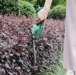 Taille-haie électrique Easy Life - Taille-haie 2 En 1 - 2 Accessoires - Rechargeable 8 Taille-haie électrique Easy Life - Taille-haie 2 En 1 - 2 Accessoires - Rechargeable -Vendite Pelouse Pro 1200x1176 1