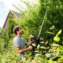 Taille-haie électrique GARDENA PowerCut 700/65 - 700 Watt - Longueur De La Lame 65 Cm -Vendite Pelouse Pro 1200x1200 129