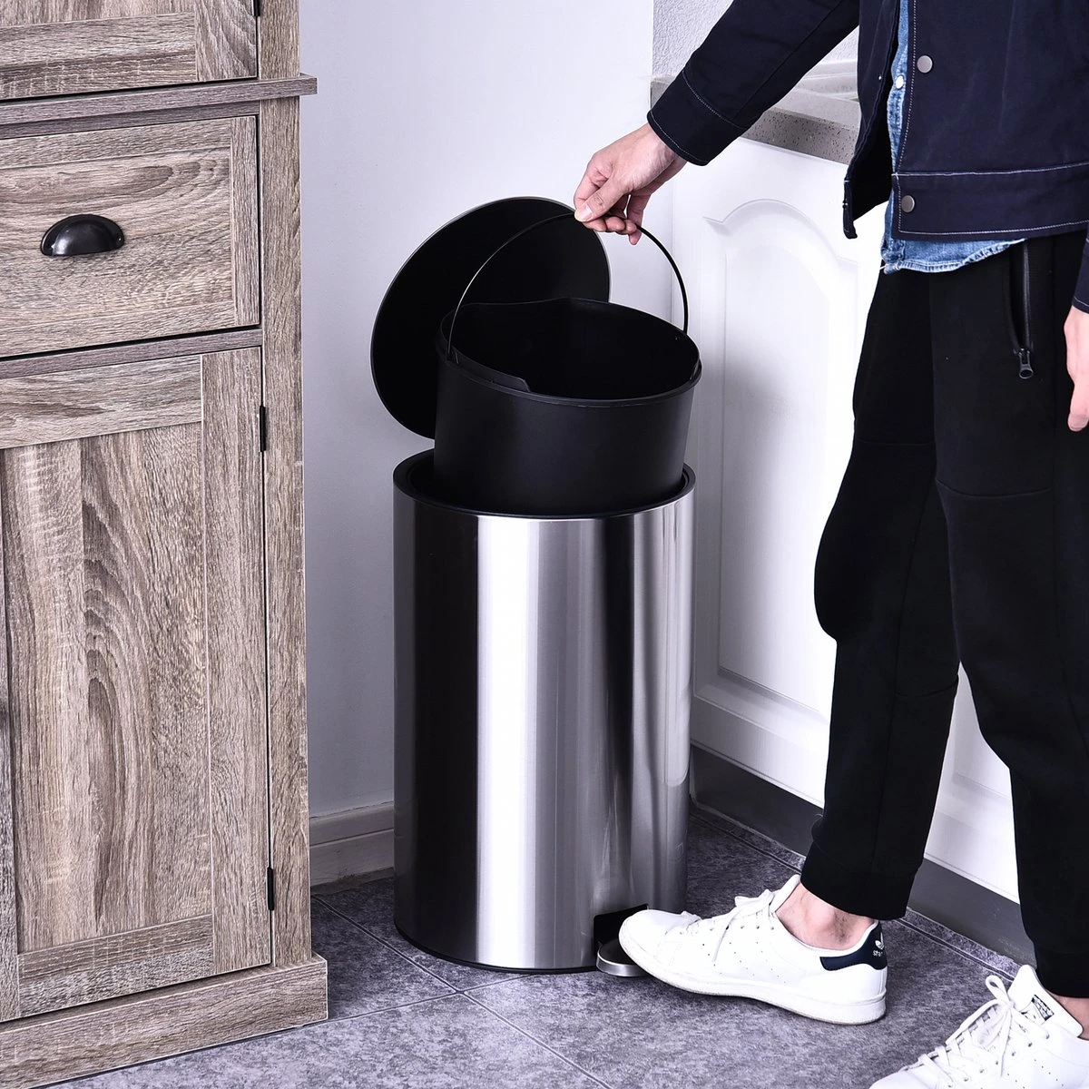 HOMCOM Prullenbak Poubelle Poubelle à Pédale Poubelle Intérieure 12 L Fermeture Amortie Inox PP Soft 4 HOMCOM Prullenbak Poubelle Poubelle à Pédale Poubelle Intérieure 12 L Fermeture Amortie Inox PP Soft – Image 4