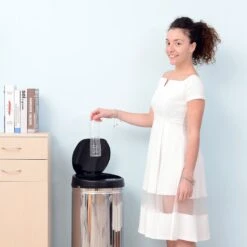 HOMCOM Poubelle Automatique En Acier Inoxydable Poubelle Capteur IR Seau Intérieur Rond 50L 03-0027 -Vendite Pelouse Pro 1200x1200 1350