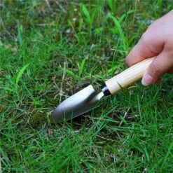 Ensemble De Ciseaux N&V Bonsai, Ensemble De 3 Pièces Comprenant Un Râteau à Bonsaï, Un Mini Râteau Et Une Mini Pelle, Pour Tondre Les Fleurs, Tailler Les Plantes, Pour La Culture Ou Le Jardinage, Outils Pour Bonsaï -Vendite Pelouse Pro 1200x1200 1567