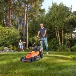 Black & Decker Black & Decker BEMW481ES Tondeuse à Gazon Poussée Secteur Orange -Vendite Pelouse Pro 1200x1200 229