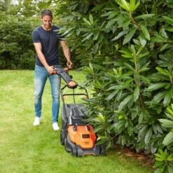 Black & Decker Black & Decker BEMW481ES Tondeuse à Gazon Poussée Secteur Orange -Vendite Pelouse Pro 1200x1200 236