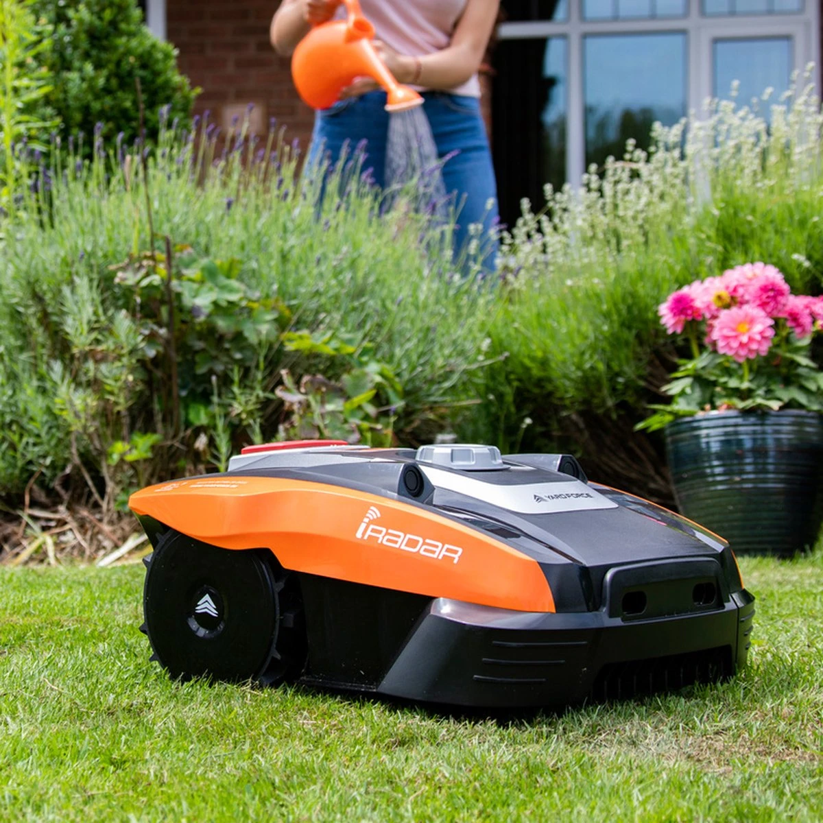 Robot Tondeuse Yard Force Compact 400RiS Avec Application, WLAN Et Technologie IRadar Active Safety, Pour Pelouses Jusqu'à 400 M² 3 Robot Tondeuse Yard Force Compact 400RiS Avec Application, WLAN Et Technologie IRadar Active Safety, Pour Pelouses Jusqu'à 400 M² – Image 3