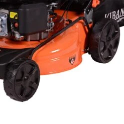 Tondeuse Thermique Kibani - Moteur 4 Temps 196 Cm3 / 4,7 CV - Largeur De Coupe 53 Cm - 8 Hauteurs De Coupe Réglables - Incl. 62L Collector - Fonction Mulching -Vendite Pelouse Pro 1200x1200 272