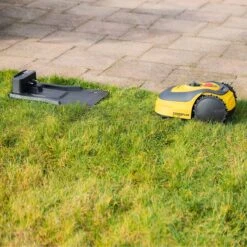 Tondeuse Robot Powerplus POWXG6305 - 18V - Pour Pelouses Jusqu'à Environ 500m² - Largeur De Coupe 180mm - Incl. Borne De Recharge Et Accessoires 21 Tondeuse Robot Powerplus POWXG6305 - 18V - Pour Pelouses Jusqu'à Environ 500m² - Largeur De Coupe 180mm - Incl. Borne De Recharge Et Accessoires -Vendite Pelouse Pro 1200x1200 288