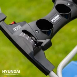 Tondeuse à Gazon Automotrice Hyundai Moteur à Essence De 196 Cm3 Avec Démarrage électrique - Tondeuse / Tondeuse à Moteur Largeur De Coupe De 508 Mm Avec Vitesse Et Hauteur De Coupe Réglables -Vendite Pelouse Pro 1200x1200 498