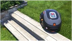 Black & Decker BLACK+DECKER BCRMW123-QW Robot Tondeuse Avec Autonettoyant - 12V - 18cm - Robot Domestique Inclus -Vendite Pelouse Pro 1200x683 1