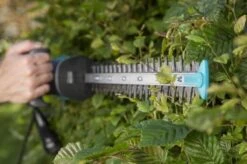 Taille-haie électrique GARDENA EasyCut 500/55 - 500 Watt - Longueur De La Lame 55cm 17 Taille-haie électrique GARDENA EasyCut 500/55 - 500 Watt - Longueur De La Lame 55cm -Vendite Pelouse Pro 1200x798 1