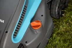 Gardena PowerMax 1200/32 Tondeuse à Gazon Poussée Secteur Noir, Bleu -Vendite Pelouse Pro 1200x799 21