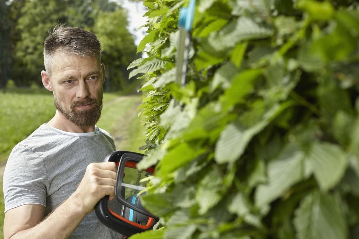 Taille-haie Sans Fil PowerCut Li-40/60 GARDENA - Avec Batterie 40V - Longueur De La Lame 60cm 6 Taille-haie Sans Fil PowerCut Li-40/60 GARDENA - Avec Batterie 40V - Longueur De La Lame 60cm – Image 6