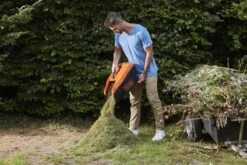 Black & Decker Tondeuse à Gazon BLACK + DECKER BCMW3318L2-QW - 18V - 33cm - Avec 2 Batteries Et Chargeur 17 Black & Decker Tondeuse à Gazon BLACK + DECKER BCMW3318L2-QW - 18V - 33cm - Avec 2 Batteries Et Chargeur -Vendite Pelouse Pro 1200x800 40