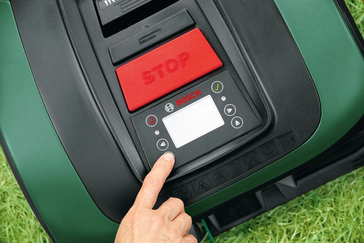 Tondeuse Robotique Bosch Indego S 500 - Pour Les Pelouses Jusqu'à 500 M2 - Incl. Borne De Recharge Et Accessoires 8 Tondeuse Robotique Bosch Indego S 500 - Pour Les Pelouses Jusqu'à 500 M2 - Incl. Borne De Recharge Et Accessoires – Image 8