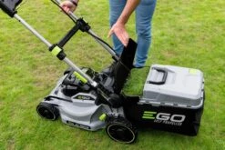 Kit De Tondeuse à Gazon Auto-alimenté Sans Fil Ego LM1903E-SP De 47 Cm, Avec Batterie Et Chargeur 20 Kit De Tondeuse à Gazon Auto-alimenté Sans Fil Ego LM1903E-SP De 47 Cm, Avec Batterie Et Chargeur -Vendite Pelouse Pro 1200x800 89