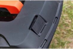 Black & Decker Black & Decker BCMW3336N Tondeuse à Gazon Poussée Batterie Noir, Orange -Vendite Pelouse Pro 1200x811 1