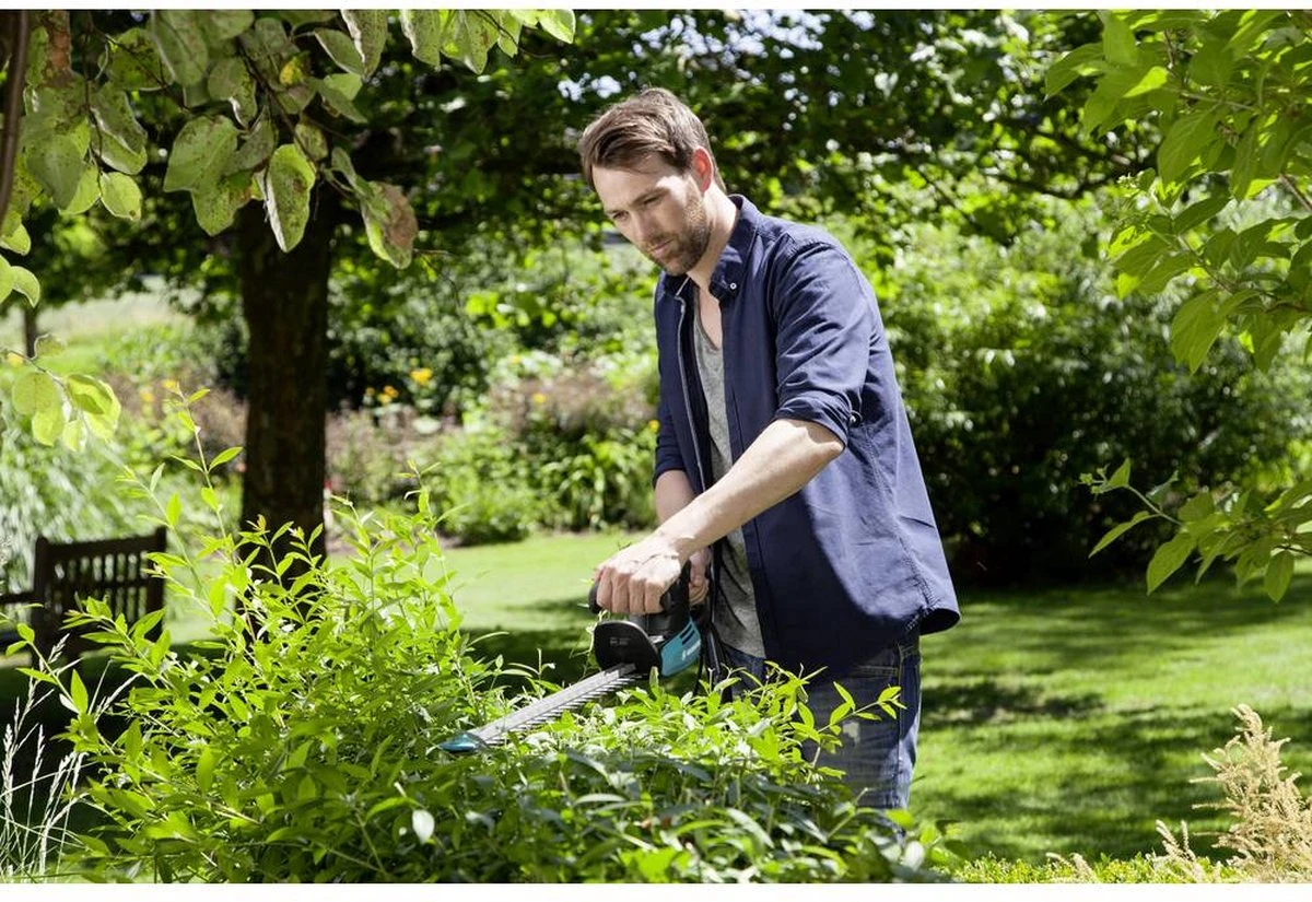 Taille-haie électrique GARDENA EasyCut 500/55 - 500 Watt - Longueur De La Lame 55cm 12 Taille-haie électrique GARDENA EasyCut 500/55 - 500 Watt - Longueur De La Lame 55cm – Image 12