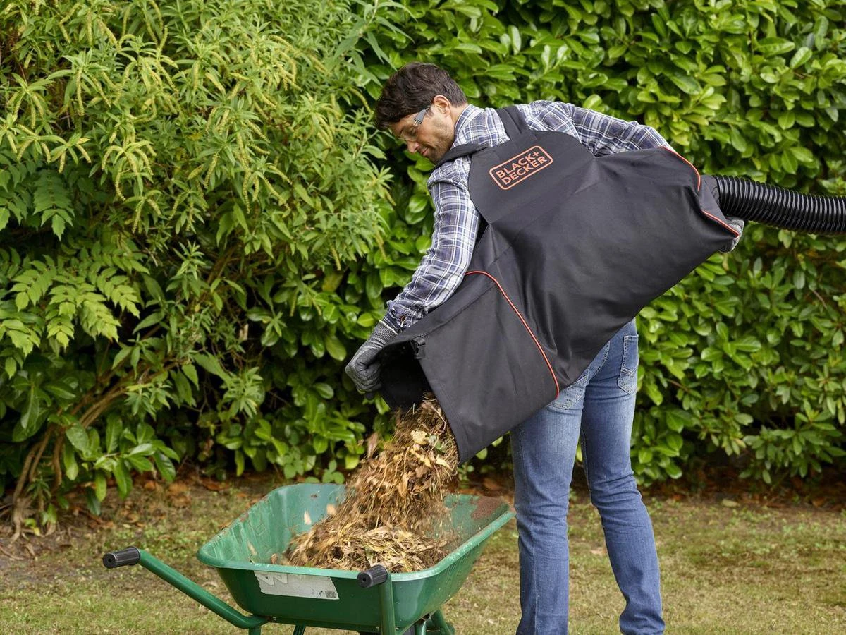 Black & Decker Souffleur à Feuilles BLACK+DECKER BEBLV301 - Fonction Soufflage Et Aspiration - Sac à Dos Comme Sac De Collecte 11 Black & Decker Souffleur à Feuilles BLACK+DECKER BEBLV301 - Fonction Soufflage Et Aspiration - Sac à Dos Comme Sac De Collecte – Image 11