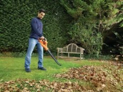 Black & Decker Souffleuse à Feuilles BLACK+DECKER GWC1820PC-QW - Faible Bruit - 18V - Vitesse De Soufflage 209 Km / H -Vendite Pelouse Pro 1200x900 44