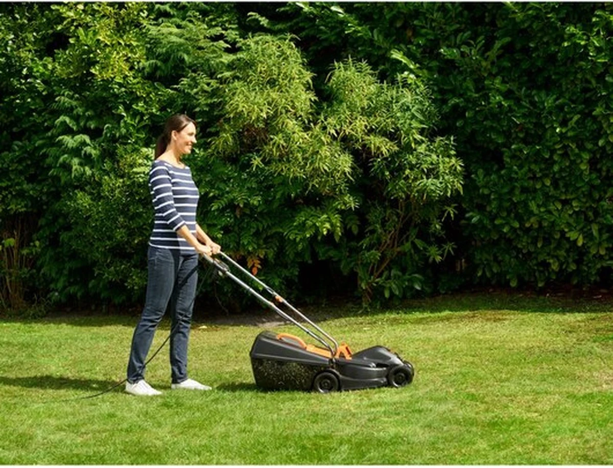 Black & Decker Black & Decker BEMW351-QS Tondeuse à Gazon Marcher Derrière Un Tracteur Tondeuse Noir, Orange 5 Black & Decker Black & Decker BEMW351-QS Tondeuse à Gazon Marcher Derrière Un Tracteur Tondeuse Noir, Orange – Image 5