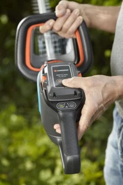 Taille-haie Sans Fil PowerCut Li-40/60 GARDENA - Avec Batterie 40V - Longueur De La Lame 60cm 20 Taille-haie Sans Fil PowerCut Li-40/60 GARDENA - Avec Batterie 40V - Longueur De La Lame 60cm -Vendite Pelouse Pro 799x1200 14