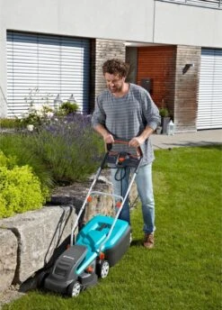 GARDENA Powermax 34E Tondeuse à Gazon électrique - 1400W - Pelouses Jusqu'à 400m². -Vendite Pelouse Pro 862x1200 1